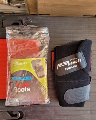 Protech Knee Boots e Protezioni posteriori Skid