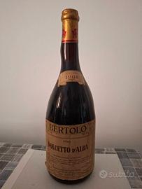 Bottiglia di vino Dolcetto d’Alba, anno 1968