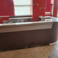 Bancone Bar Completo con Retro Banco e 2 vetrine