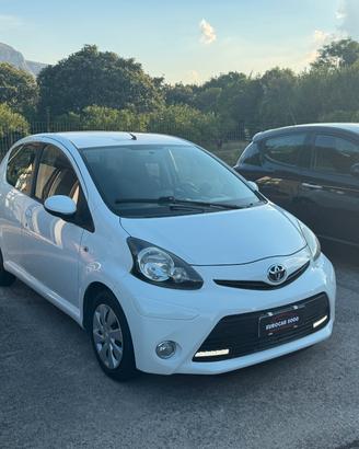 Toyota Aygo 1.0 12V VVT-i 5 porte Lounge Connect