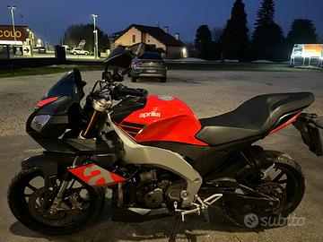 Aprilia tuono 125 abs