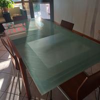 Tavolo allungabile  e sedie Bontempi