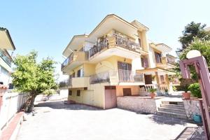 6 LOCALI A POLLENA TROCCHIA