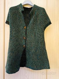 Gilet verdone a coste e trecce in misto lana