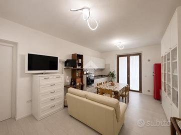 2 LOCALI A FOLIGNO