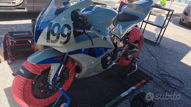 Honda CBR 600 RR da pista