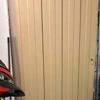 raro armadio in metallo beige