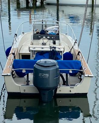 Boston Whaler Outrage 22