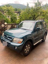 Mitsubishi Pajero anno 2004