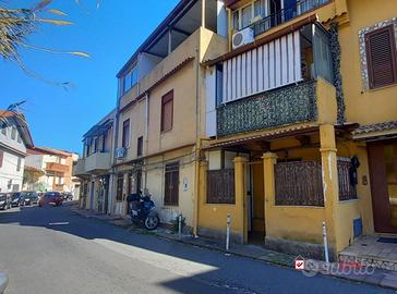 Via del Santo, semi indipendente in piccolo