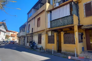 Via del Santo, semi indipendente in piccolo