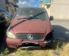 Mercedes Vito 9 posti incidentato