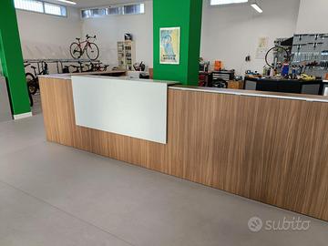 Bancone reception finitura laminato seminuovo