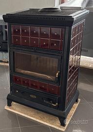 Stufa a legna WEKOS “Venetien” da 14 kW come nuova