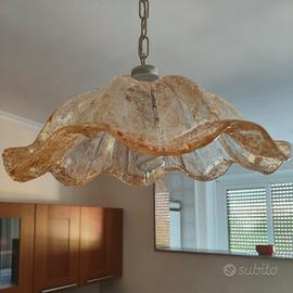 lampadario in vetro colore ambra 