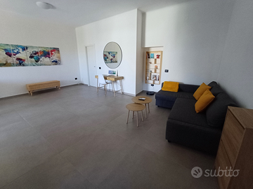 Stanza con bagno privato per ragazza