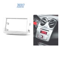 Telaio grigio radio 2-DIN per Alfa Romeo MiTo.