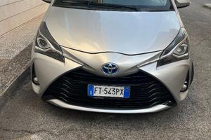 Toyota Yaris 1.5 ibrido benz/elettrico automatico