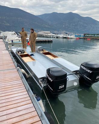 Catamarano offshore diporto mercury 225 efi