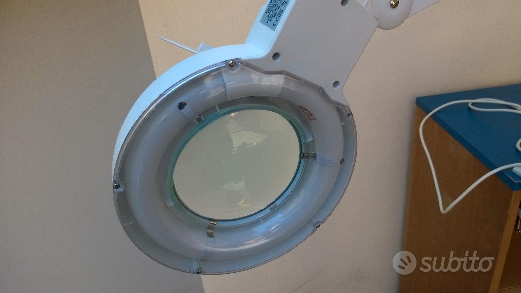 Lampada da estetista con lente d'ingrandimento - Arredamento e Casalinghi  In vendita a Bergamo