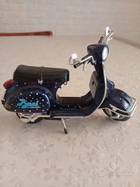 Vespa Piaggio Baci Perugina 