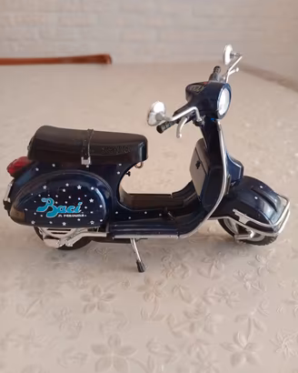 Vespa Piaggio Baci Perugina 