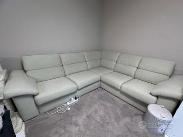 Divano angolare moderno