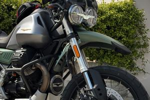 Moto Guzzi V85 TT Centenario 2021