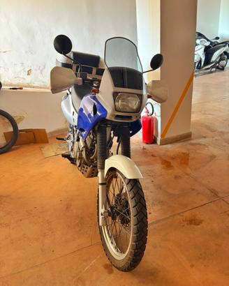 Honda Dominator RD08