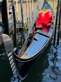 Gondola veneziana cantiere Dei Rossi