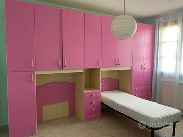 Armadio a ponte, 4 stagioni fucsia e letto singolo