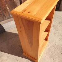 Mobiletto piccolo a giorno .