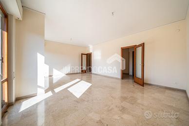 5 vani 190 mq via Malaspina via Catania / Dante