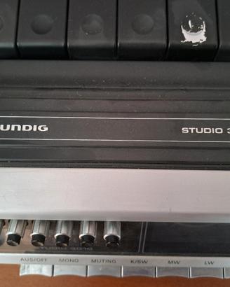 Giradischi, radio e lettore musicassette vintage
