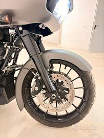 HARLEY DAVIDSON Road Glide 114
