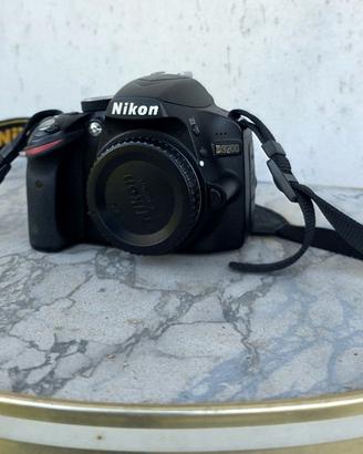 Nikon D3200 
