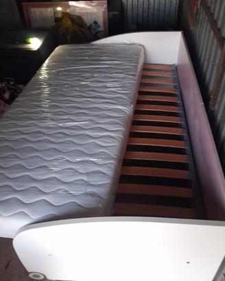 letto singolo con rete a doghe