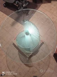Tavolino moderno in vetro – design a spirale