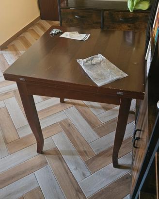 Tavolo in legno