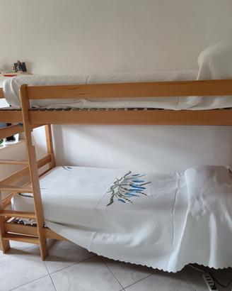 letto a castello in legno