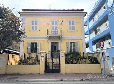 Villa di 331 m² con più di 5 locali a Grottammare