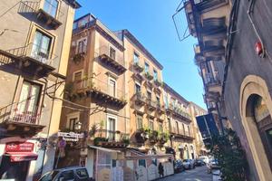 PIAZZA TEATRO MASSIMO 4 vani angolare