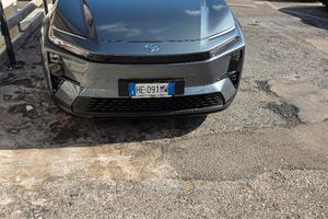 nuova Toyota chr elettrica 