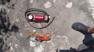 Compressore a pedale + Lampada da officina vintage