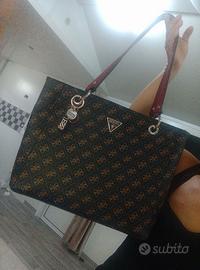Borsetta Guess
