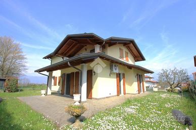 VILLA SINGOLA A GARBAGNATE MONASTERO