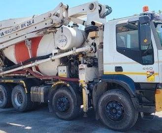 Iveco Trakker 410T44 + Betonpompa Cifa MK28