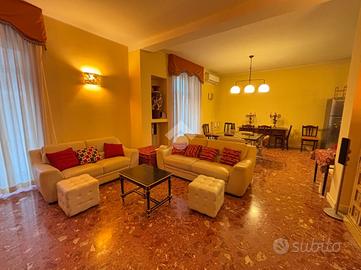 4 LOCALI A LECCE