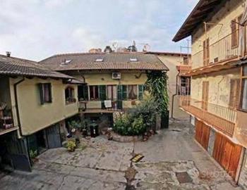 Immobile in asta di 236 m² con 5 locali e box auto
