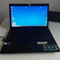 Notebook ASUS schermo 15,6“ con borsa nuova